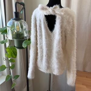 Banana Republic Fuzzy Cream open back bow V-Neck Sweater